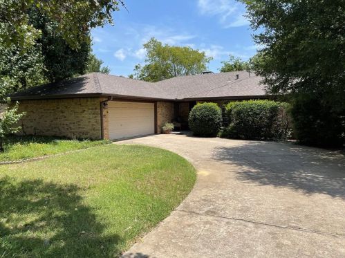 1525 Angelina Bend Dr, Denton, TX 76205-8108