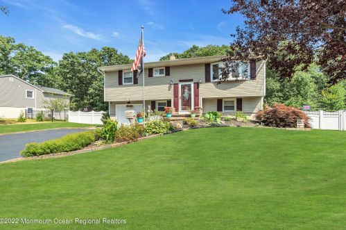 147 Darien Rd, Wall Township, NJ 07731-1807