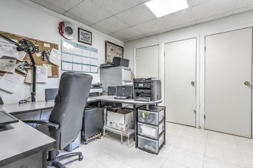 114 Granada Pkwy, North Lindenhurst NY  11757-6013 exterior