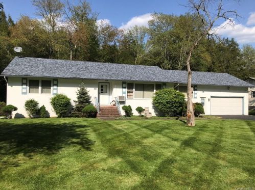 36 Edgewood Pl, South Fallsburg, NY 12779-5209