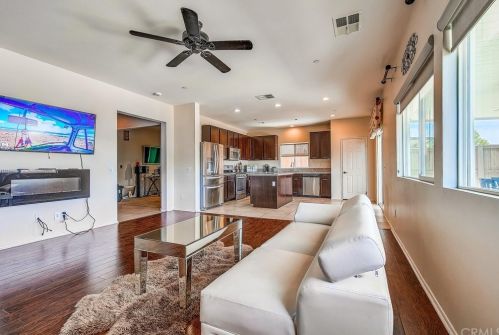 34121 Camelina St, Lake Elsinore CA  92532-2958 exterior