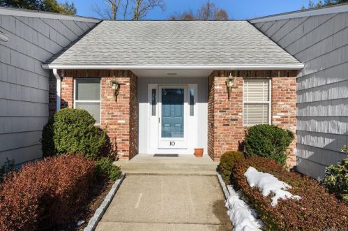10 Devonshire Dr, White Plains, NY 10605-5435