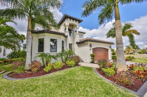 6116 Lagomar Ln, Ruskin, FL 33572-2926
