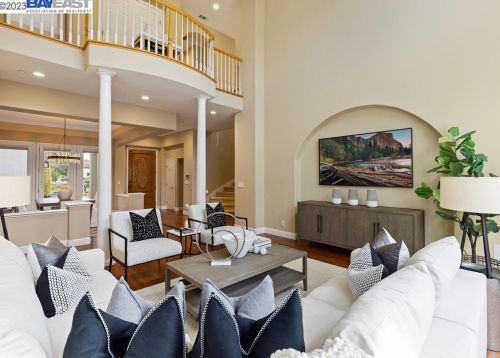 10864 Inspiration Cir, Pleasanton CA  94568-5562 exterior
