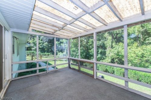 250 Jacksonville Rd, Lincoln Park NJ  07035-1505 exterior