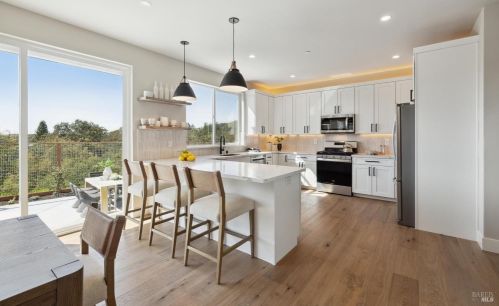1825 Sonterra Ct, Santa Rosa, CA 95403-5702