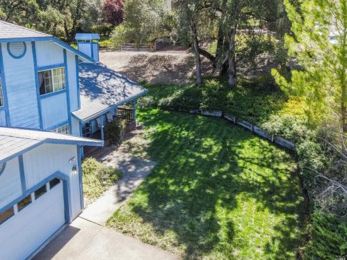 581 Tehuacan Rd, Ukiah CA  95482-4197 exterior