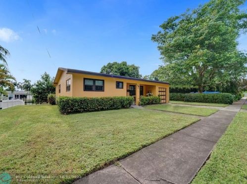 821 13th Ave, Dania Beach, FL 33004-2352