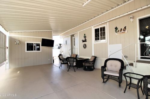 303 Lindsay Rd, Mesa, AZ 85213-8555