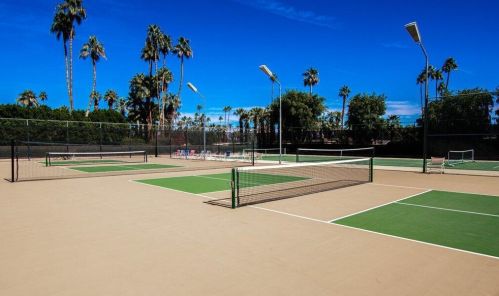 69970 Los Cocos Ct, Rancho Mirage CA  92270-2136 exterior