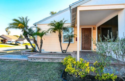11809 Daphne Ave, Hawthorne, CA 90250-1988