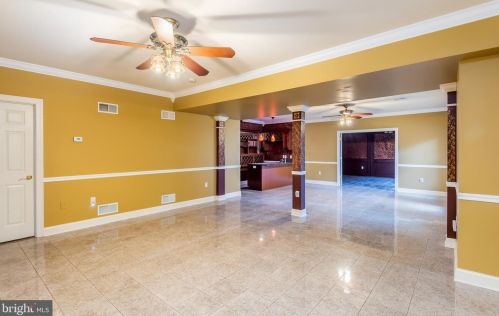 17 Westwind Dr, Lemoyne PA  17043-1233 exterior