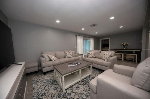 5604 102nd Ave, Pinellas Park FL  33782-3306 exterior