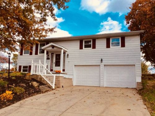 75 Linvale Dr, Norwich, OH 43767-9727