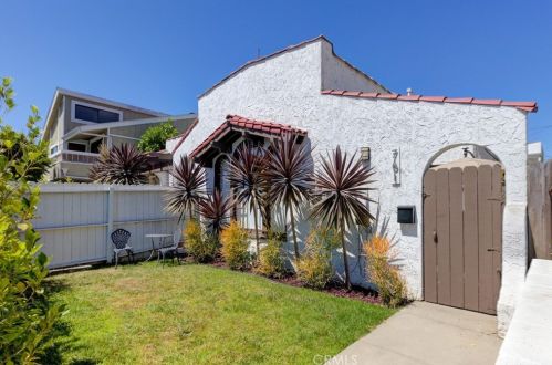 757 Redondo Ave, Long Beach CA  90804-5140 exterior