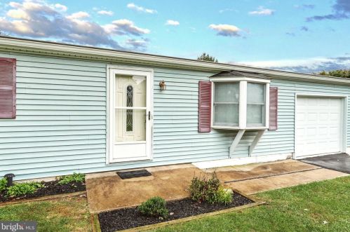 395 Manor Rd, Red Lion, PA 17356-8748