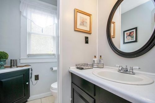 110 Darling St, Springfield MA  01151-1557 exterior