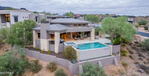 9710 Palisades Blvd, Scottsdale AZ 85268-2755 exterior