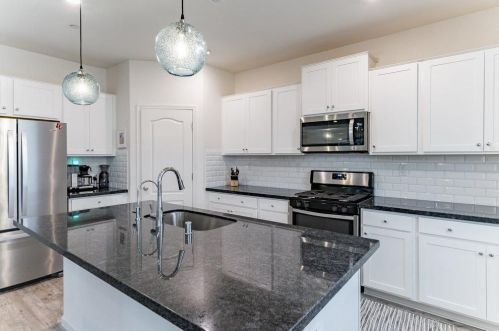 580 Gabriele Ct, Hollister CA  95023-3478 exterior