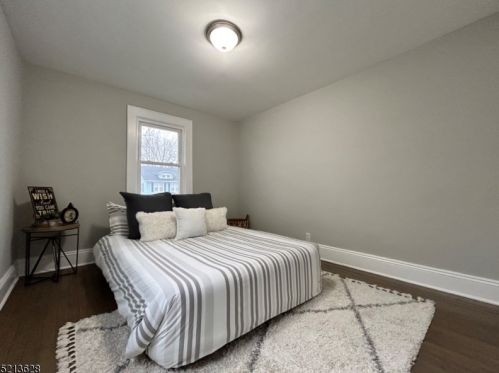 423 Drake Ave, Roselle NJ  07203-1425 exterior