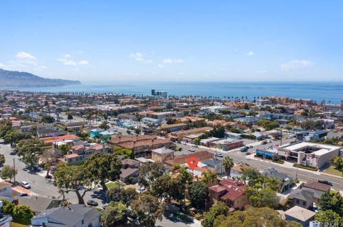 607 Gertruda Ave, Redondo Beach CA  90277-2132 exterior