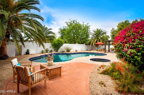 5301 Paradise Dr, Scottsdale AZ 85260-5433 exterior