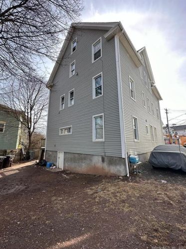 515 Stanley St, New Britain CT  06051-3232 exterior