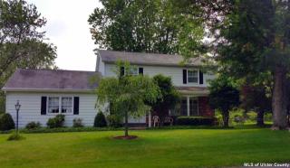 15 Jeffery Dr, Tillson, NY 12486-1007
