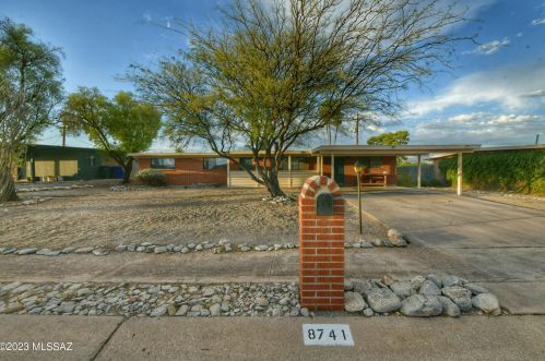 8741 Colette St, Tucson, AZ 85710-2631