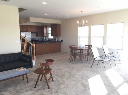 6520 Beach Front Rd, Far Rockaway, NY 11692-1293