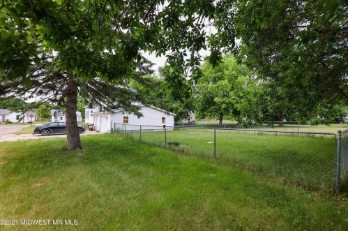 18 Lawrence St, Butler, MN 56567-4113