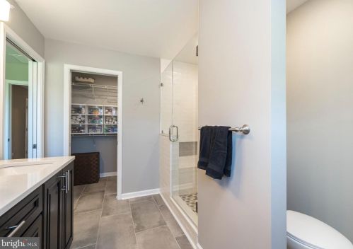 33 Locks Farm Ln, Downingtown PA  19335 exterior