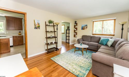 16 Warwick Rd, Lincoln Park, NJ 07035-2809