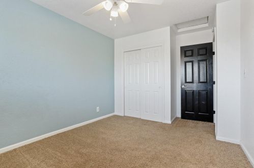 696 Tahoe St, Manteca CA  95337-6853 exterior