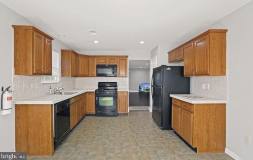 15 Brattleboro Rd, Swedesboro NJ  08085-2515 exterior