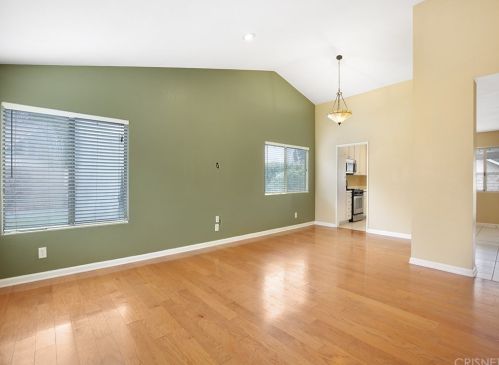 23032 Birch Glen Cir, Santa Clarita, CA 91354-1301