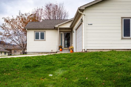 21420 Barbara Ln, Centerville, WI 54630-4401
