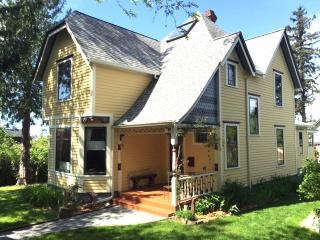 503 Gladstone St, Bellingham, WA 98225-4916