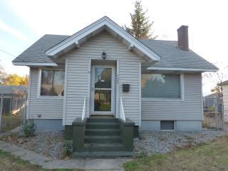 424 Bridgeport Ave, Spokane, WA 99207-1915