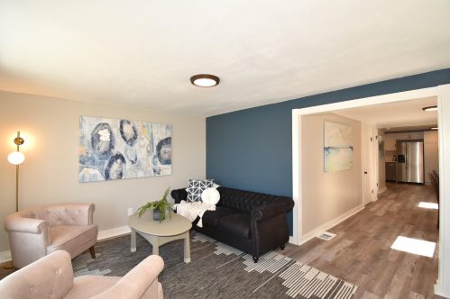 304 Main St, Waterford, WI 53185-4134