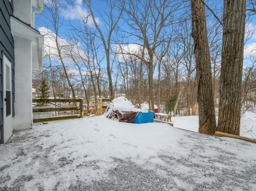 9 Rutgers Way, Hopatcong NJ  07843-1231 exterior