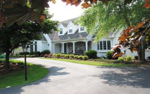 123 Ironwood Ln, Thiensville, WI 53092-5990