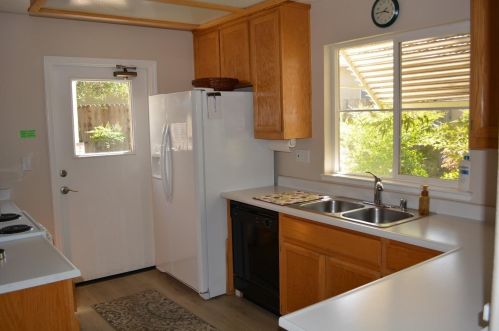 3387 Four Seasons Dr, Turlock CA  95382-9713 exterior