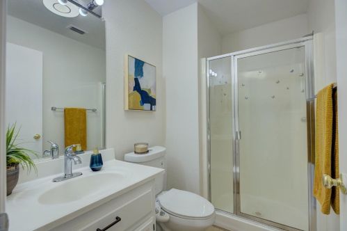 6384 Laguna Mirage Ln, Elk Grove CA  95758-5461 exterior