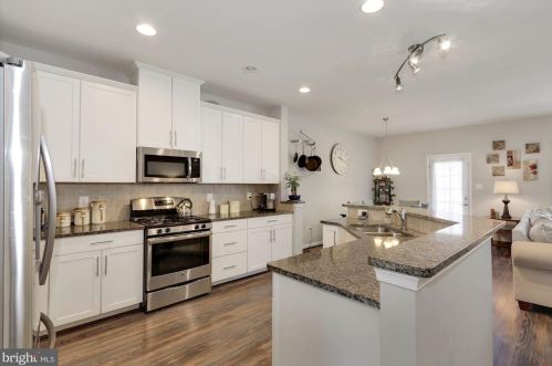13567 Handel Pl, Gainesville VA  20155-3636 exterior