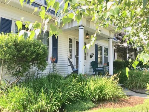 120 Elm St, Stonington CT  06378-1166 exterior