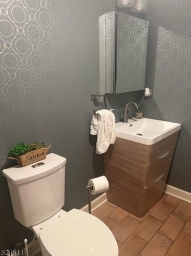 119 Rolling Ridge Rd, West Milford Lakes NJ  07480-2929 exterior