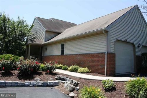 36 Glasgow Ct, Swatara, PA 17033-2174