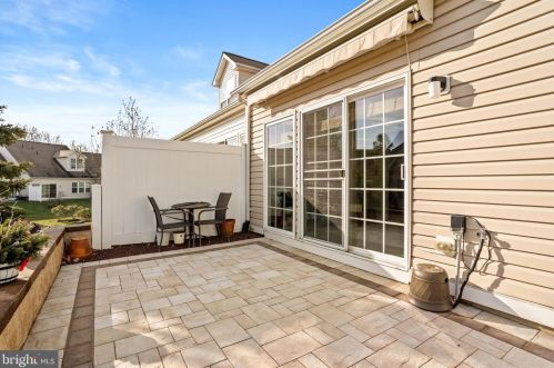 49 Falcon Ct, Trenton NJ 08690-2466 exterior