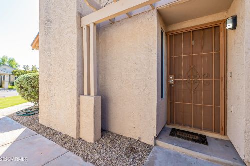 5818 42nd Pl, Phoenix, AZ 85040-9039